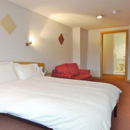 Rosemount Hotel Heathrow Hounslow Room photo